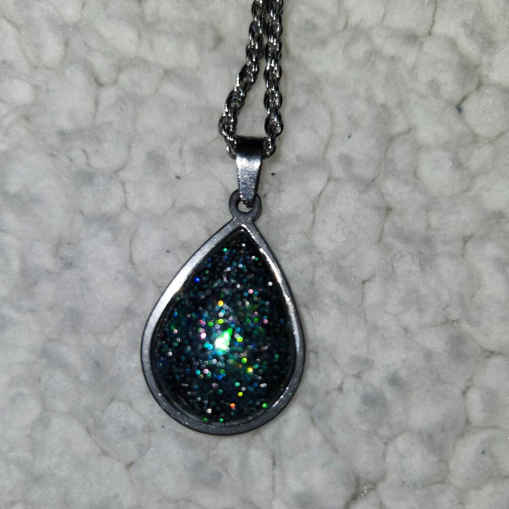 Womens costume jewelry necklace